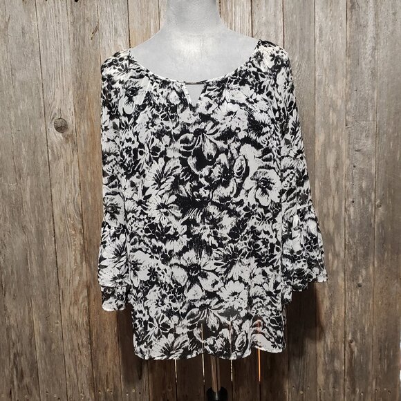 Apt 9 Top Blouse L Black White Floral Bell 3/4 Sleeve Keyhole Pullover Flowy - Picture 1 of 7